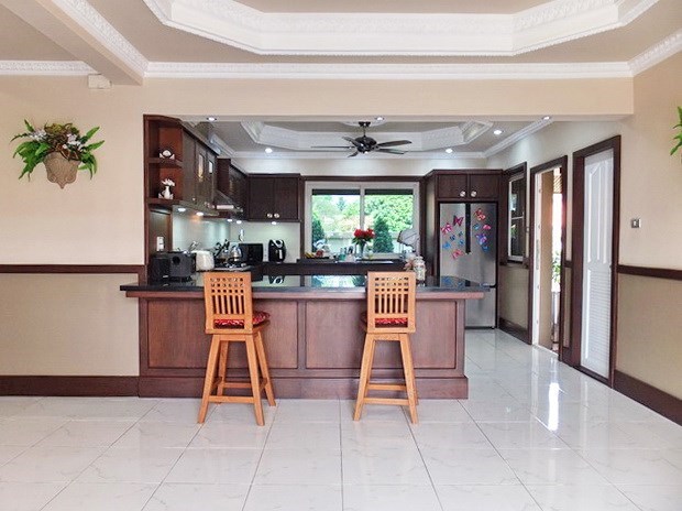House for rent Nongplalai Pattaya showing the kitchen area