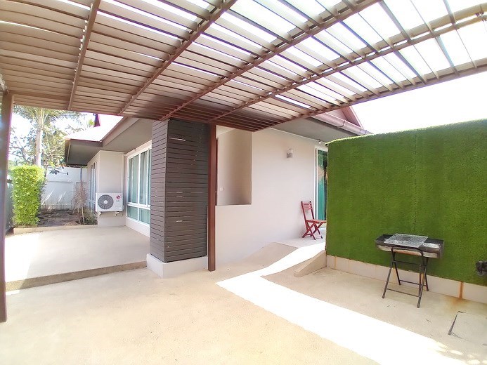House for rent East Pattaya showing the covered terrace and carport 