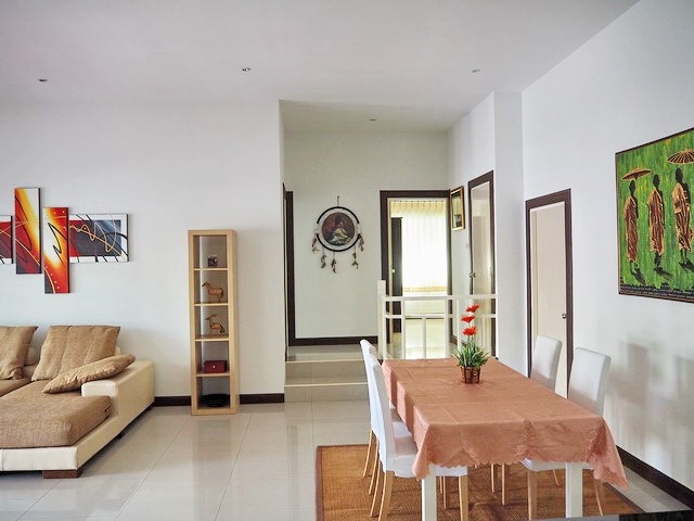 House for rent East Pattaya showing the dining area House for rent East Pattaya showing the dining area