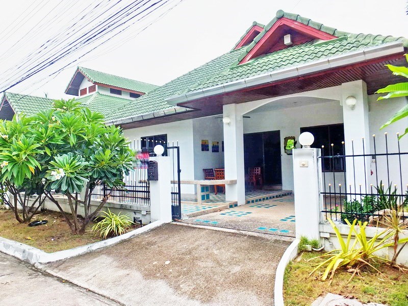 House for rent East Pattaya showing the house frontage 