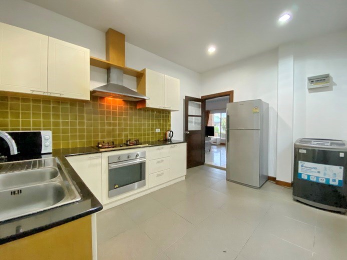 House for rent East Pattaya showing the kitchen