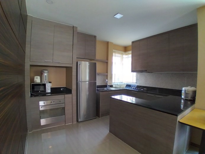 House for rent East Pattaya showing the kitchen 