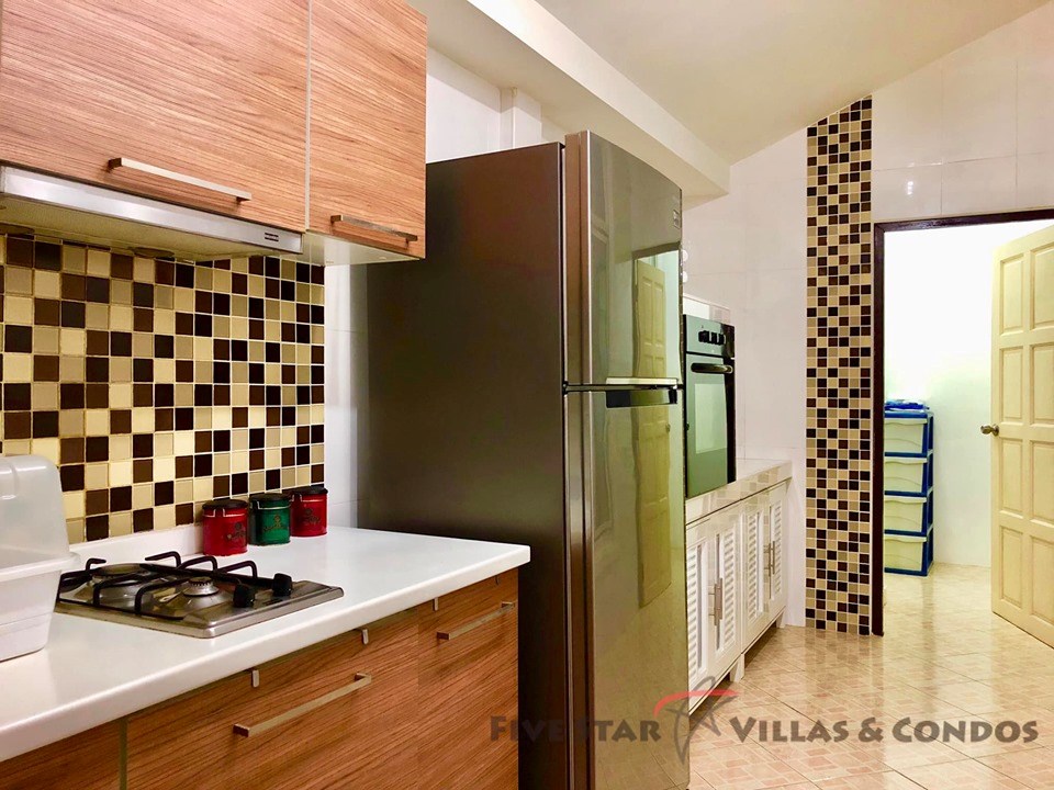 house for rent East Pattaya showing the kitchen and store room house for rent East Pattaya showing the kitchen and store room