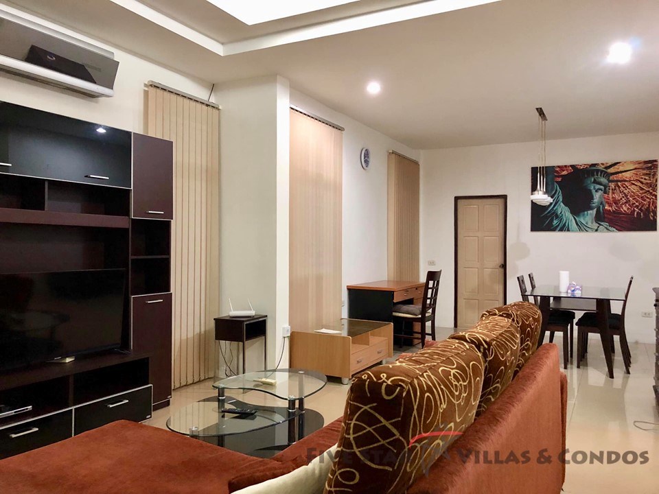 house for rent East Pattaya showing the living and dining areas house for rent East Pattaya showing the living and dining areas