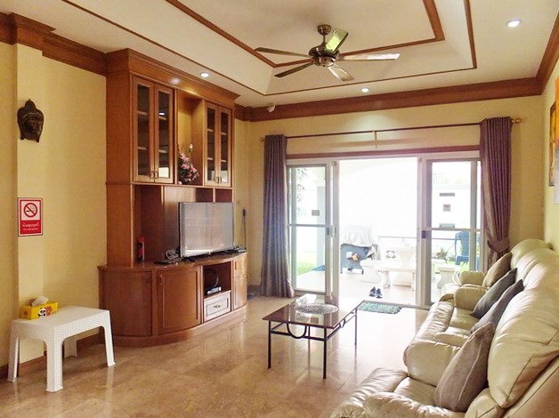 House for Rent East Pattaya showing the living area and covered terrace 