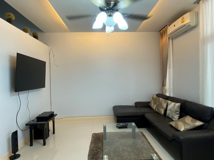 House for rent East Pattaya showing the living room