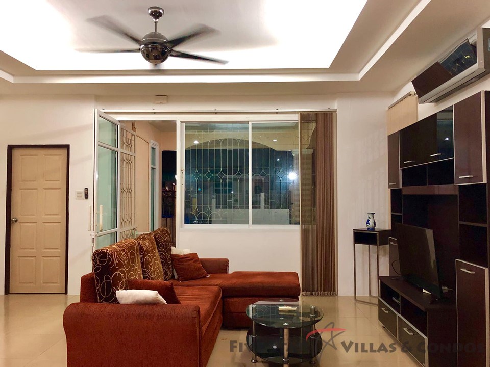 house for rent East Pattaya showing the living room house for rent East Pattaya showing the living room