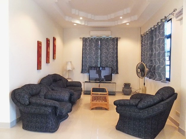 House for rent East Pattaya showing the living area