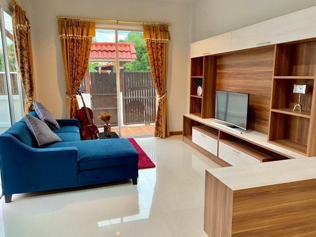 House for Rent East Pattaya showing the living room House for Rent East Pattaya showing the living room