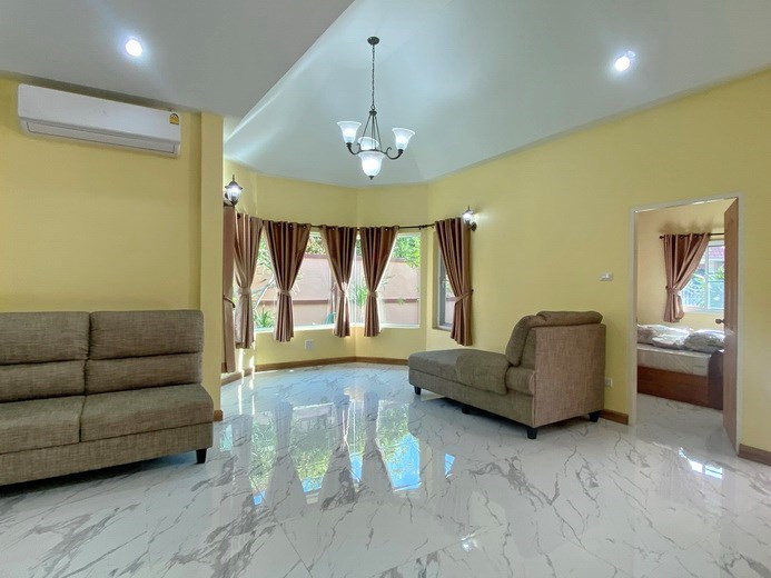 House for rent East Pattaya showing the living room