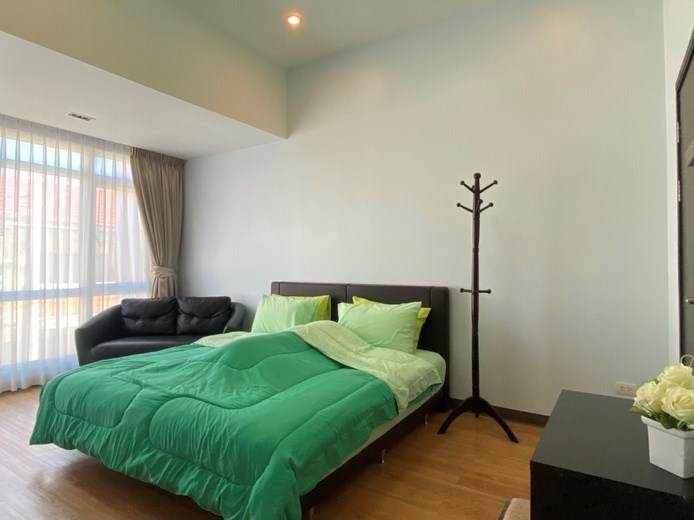 House for rent East Pattaya showing the master bedroom House for rent East Pattaya showing the master bedroom
