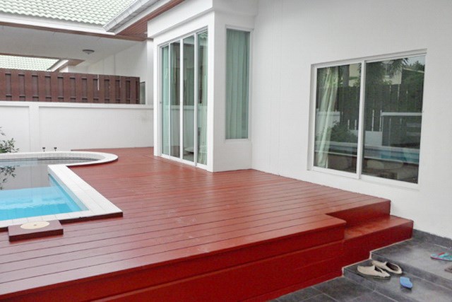 House for rent East Pattaya showing the house and pool House for rent East Pattaya showing the house and pool