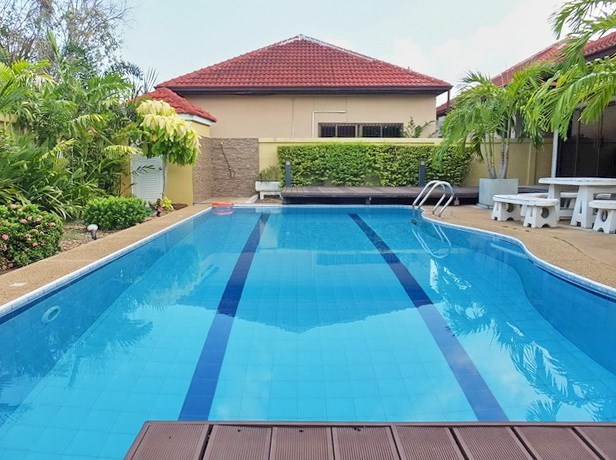 House for rent East Pattaya showing the private pool 