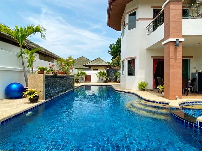 House for rent East Pattaya showing the private pool 