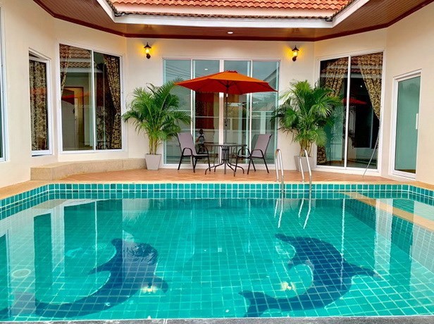 House for Rent East Pattaya showing the house and pool House for Rent East Pattaya showing the house and pool