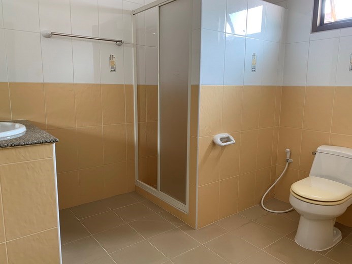 House for rent East Pattaya showing the second bathroom House for rent East Pattaya showing the second bathroom