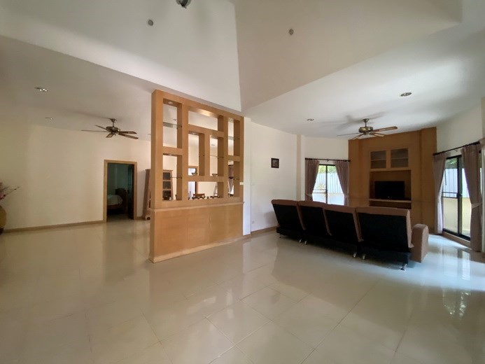 House for rent East Pattaya showing the second living area House for rent East Pattaya showing the second living area