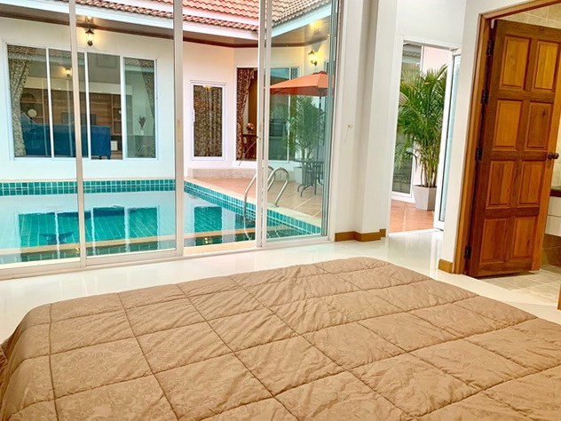House for Rent East Pattaya showing the third bedroom pool view House for Rent East Pattaya showing the third bedroom pool view