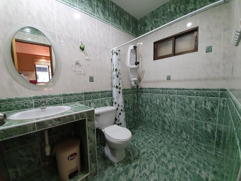House for rent Jomtien showing the bathroom House for rent Jomtien showing the bathroom
