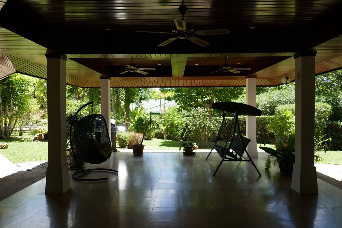 House for rent Pattaya Bangsaray showing the covered terrace House for rent Pattaya Bangsaray showing the covered terrace