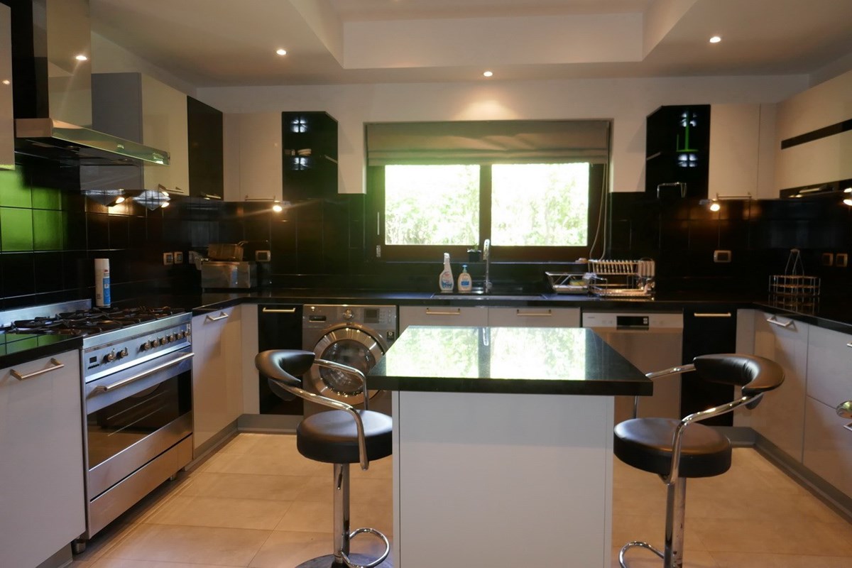 House for rent Pattaya Bangsaray showing the large kitchen House for rent Pattaya Bangsaray showing the large kitchen