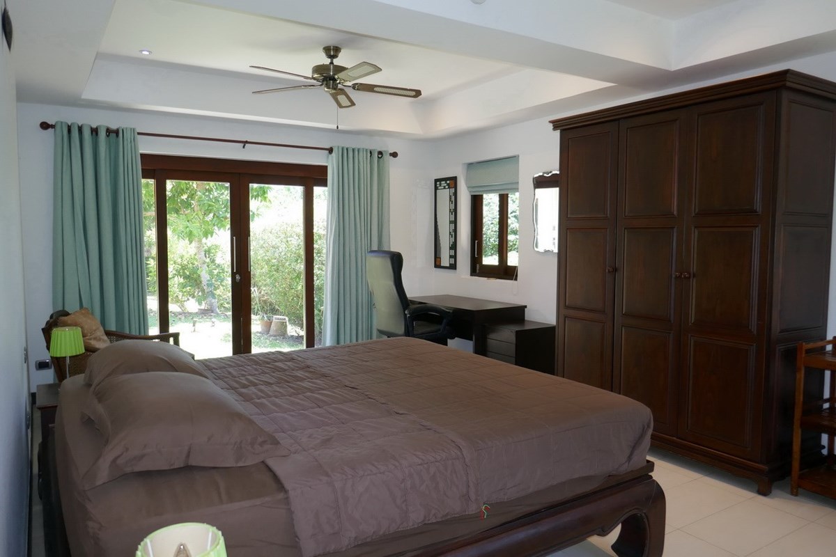 House for rent Pattaya Bangsaray showing the third bedroom and terrace