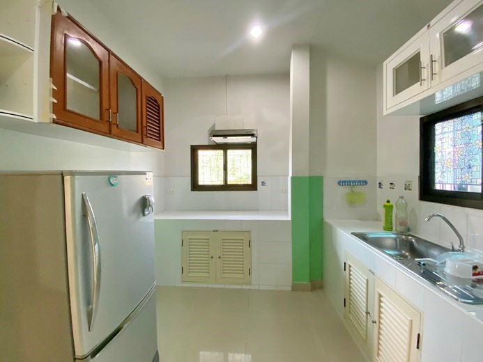 House for rent South Pattaya showing the kicthen