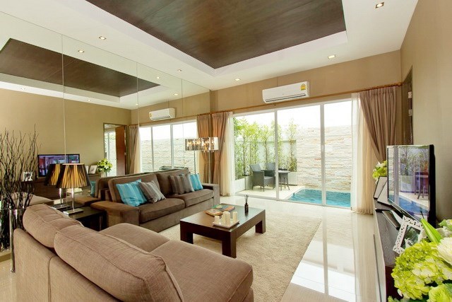 House for rent East Jomtien showing the living area House for rent East Jomtien showing the living area