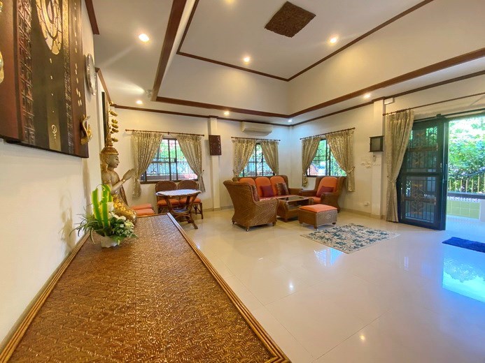 House for rent Pattaya showing the living area and entrance 
