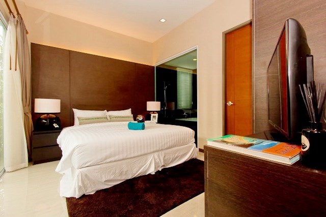 House for rent East Jomtien showing the master bedroom suite House for rent East Jomtien showing the master bedroom suite
