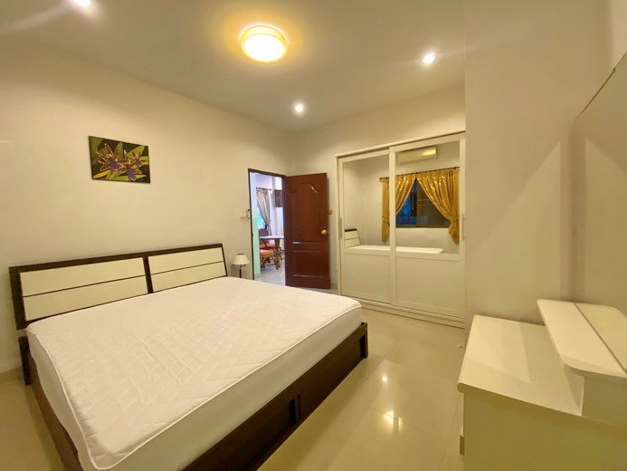 House for rent Pattaya showing the second bedroom with furniture 
