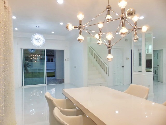 House for sale East Pattaya showing the open plan concept 