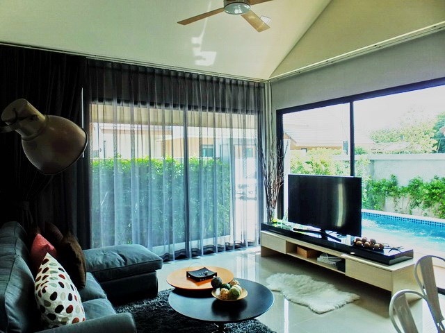 House for sale Huayyai Pattaya showing the living room concept 