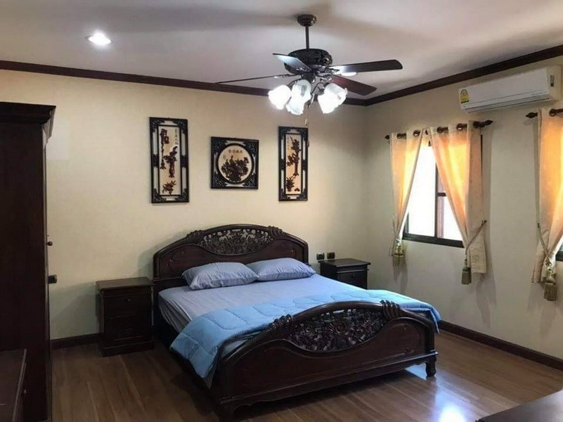 House for sale Huai Yai Pattaya showing the second bedroom 