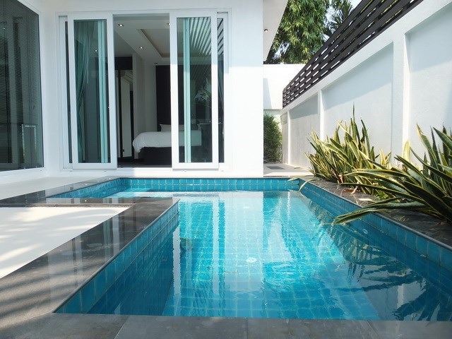 House for sale Jomtien showing the pool