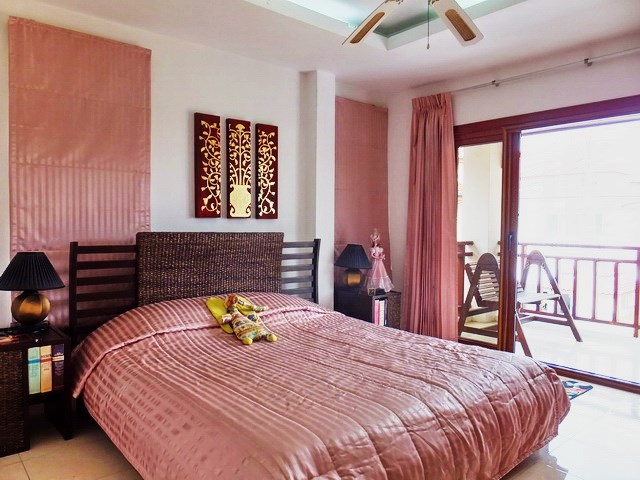 House for Sale Jomtien showing the second bedroom and balcony