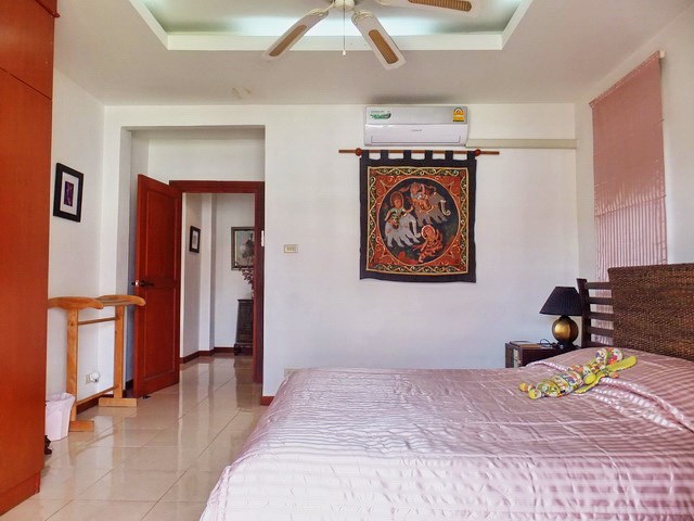 House for Sale Jomtien showing the second bedroom suite 