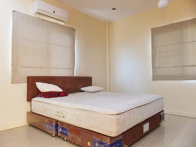 House for Sale Mabprachan Pattaya showing the third bedroom