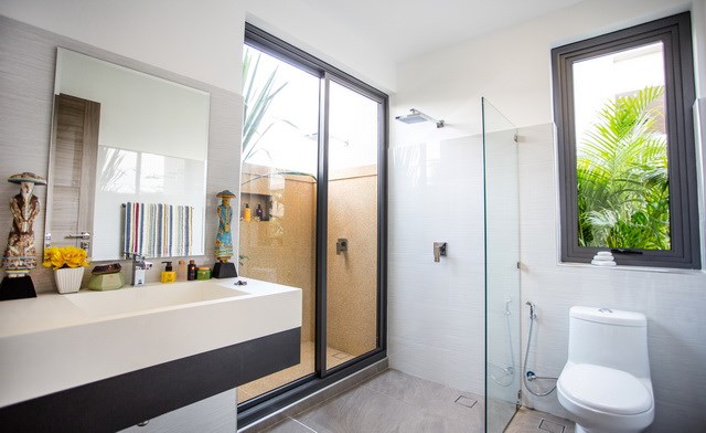 House for sale Pattaya showing the second bathroom House for sale Pattaya showing the second bathroom