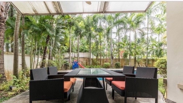 House for sale East Pattaya showing the covered terrace House for sale East Pattaya showing the covered terrace