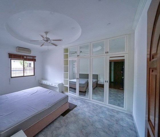 House for sale East Pattaya showing the fourth bedroom suite House for sale East Pattaya showing the fourth bedroom suite
