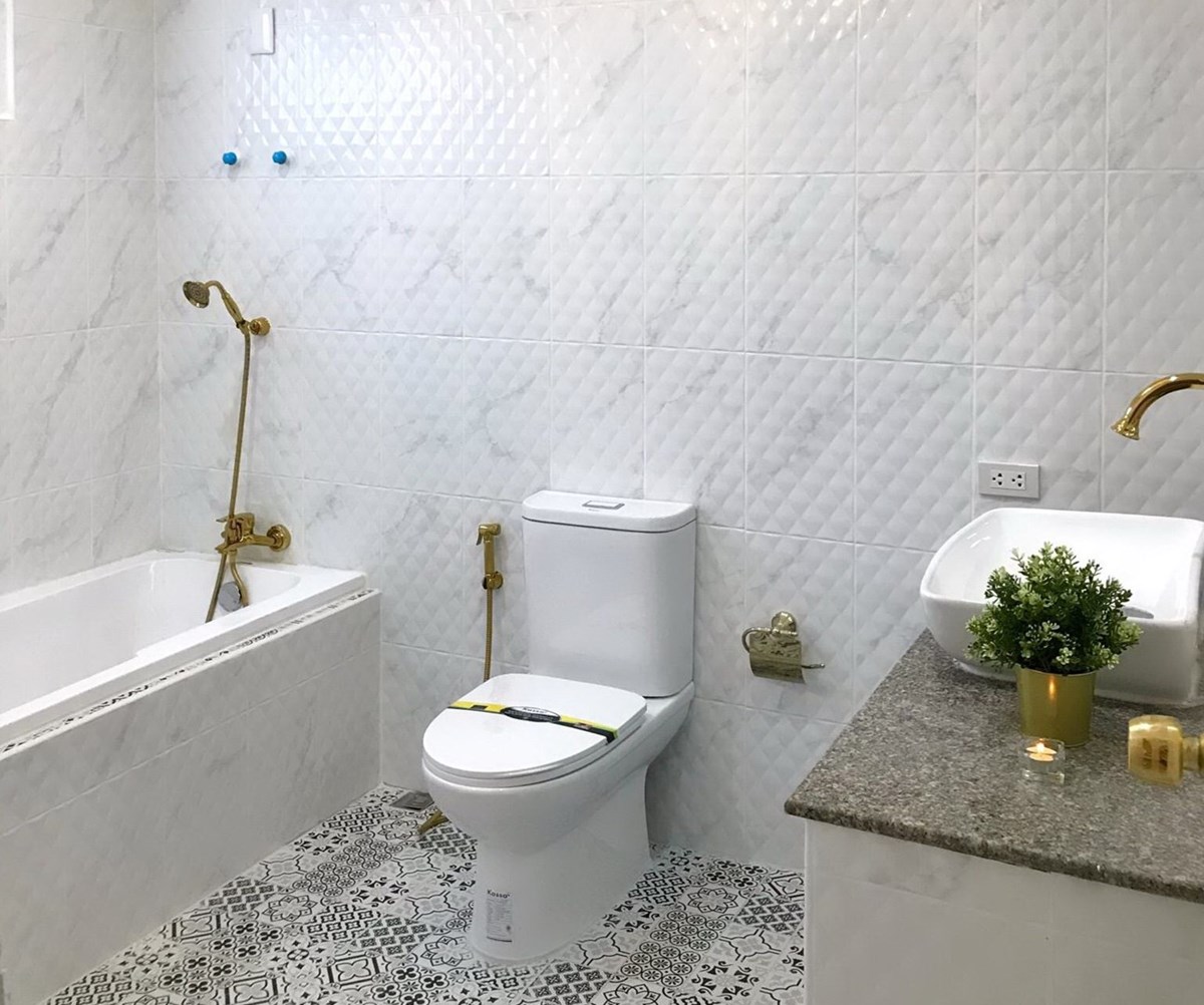 House for sale East Pattaya showing the master bathroom House for sale East Pattaya showing the master bathroom