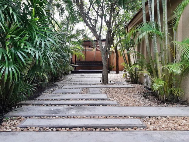 House For sale East Pattaya showing the garden and sala House For sale East Pattaya showing the garden and sala