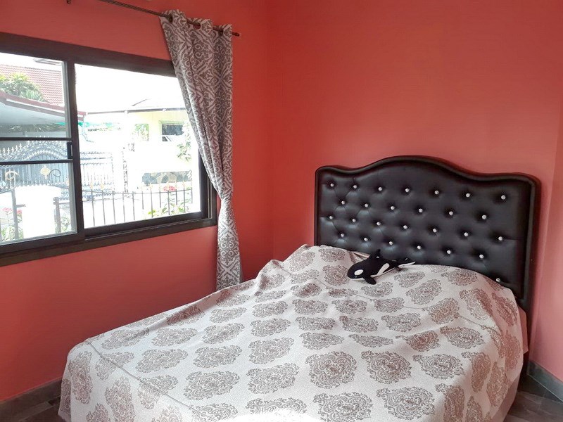 House for Sale East Pattaya showing the second bedroom House for Sale East Pattaya showing the second bedroom