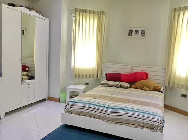 House for sale East Pattaya showing the second bedroom House for sale East Pattaya showing the second bedroom