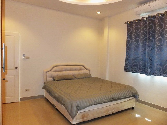 House for sale East Pattaya showing the  second bedroom
