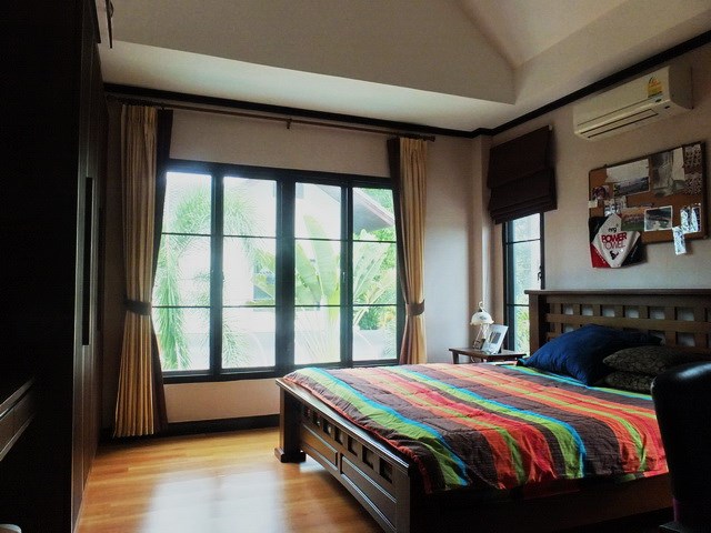 House for sale East Pattaya showing the second bedroom with built-in wardrobe 