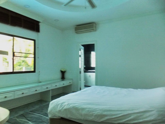 House for sale East Pattaya showing the second bedroom suite House for sale East Pattaya showing the second bedroom suite