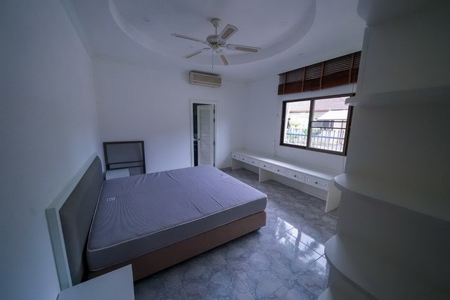 House for sale East Pattaya showing the third bedroom suite House for sale East Pattaya showing the third bedroom suite