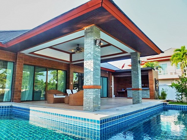 House for sale Huay Yai Pattaya showing the covered terrace
